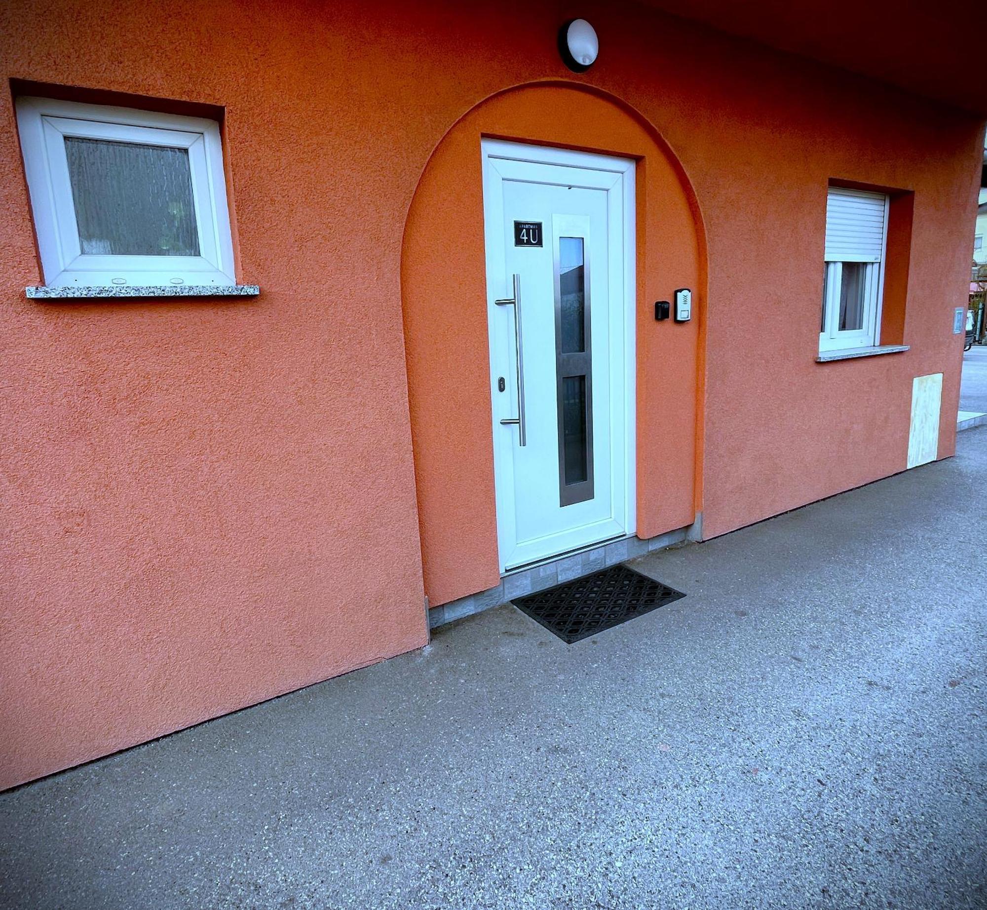 Apartman 4U Velika Gorica Near Zagreb Airport エクステリア 写真