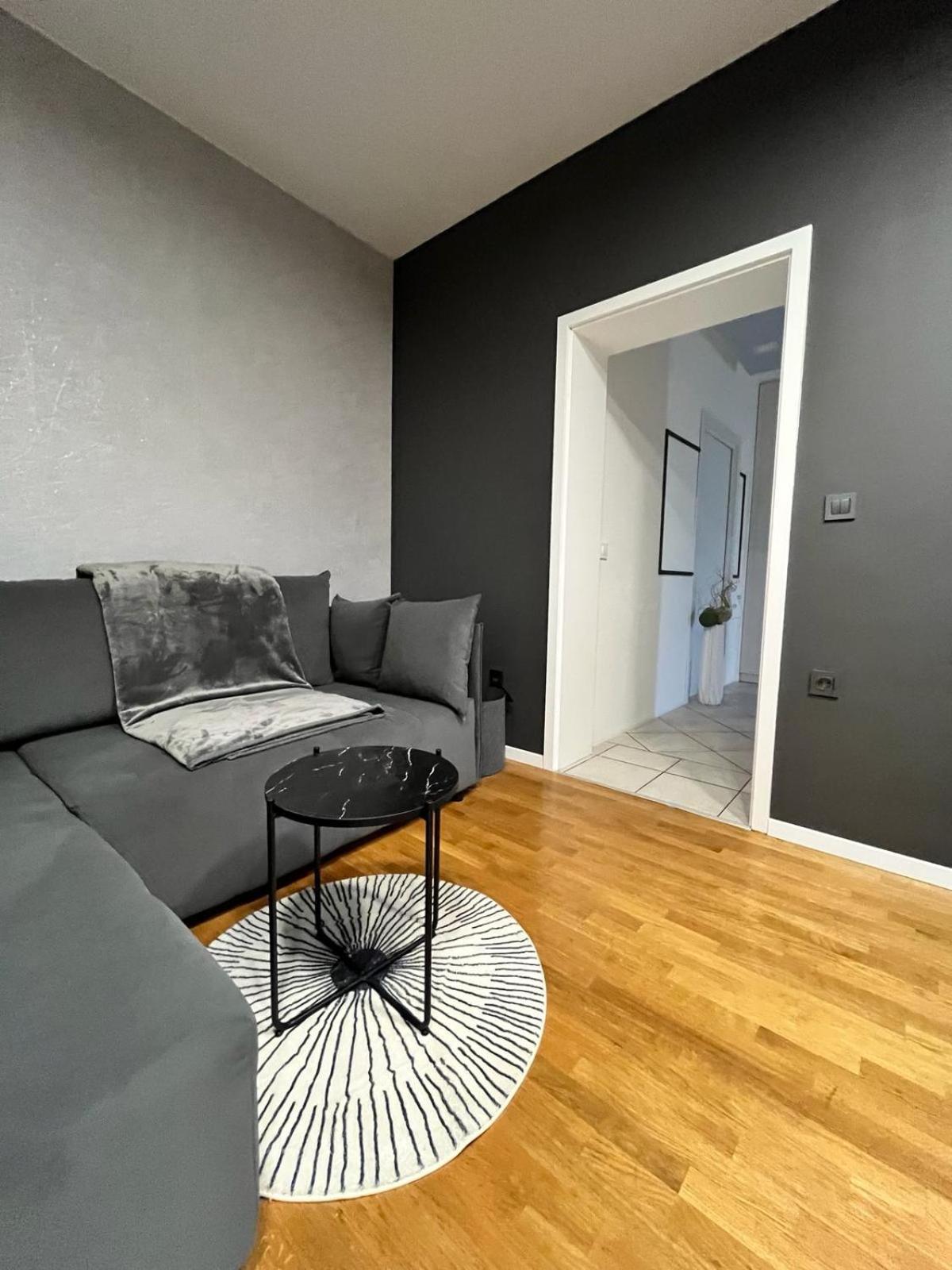 Apartman 4U Velika Gorica Near Zagreb Airport エクステリア 写真